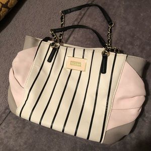 EUC  ~  BETSEY JOHNSON CHAIN HANDLE HANDBAG